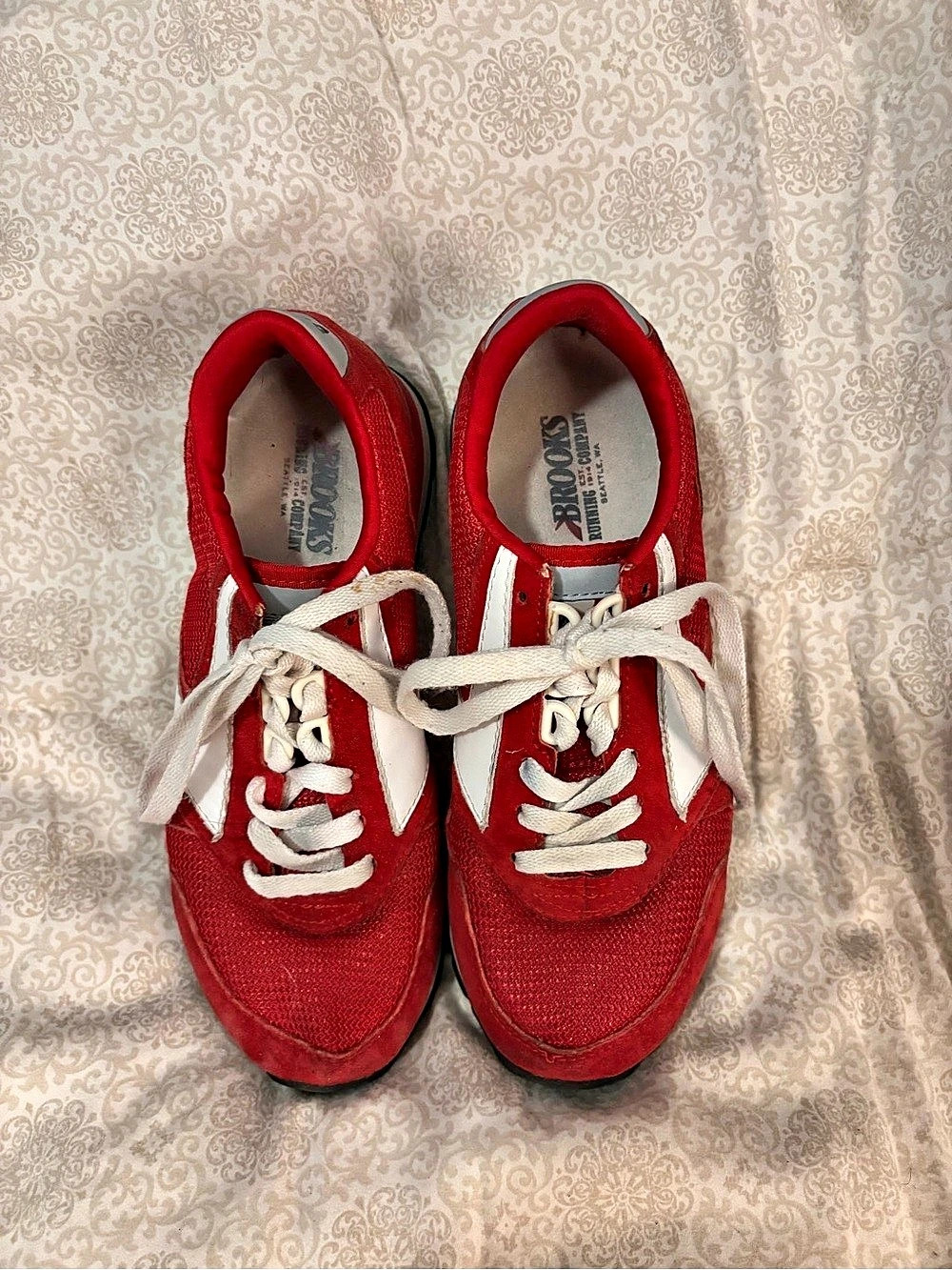 Brooks Chariot Heritage Retro Sneaker Red & White US 7